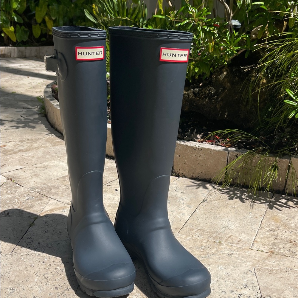 Hunter Matte Navy Tall Rubber Rain Boots with Signature Logo